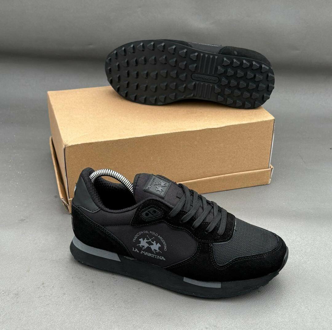 Chaussures noires de sport