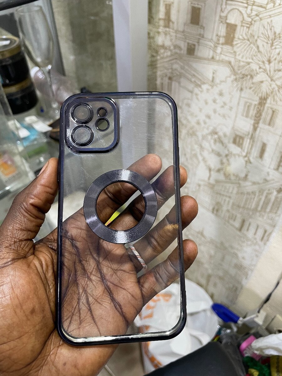 Coque transparente magnétique iPhone