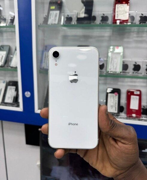 iPhone dernier modèle blanc