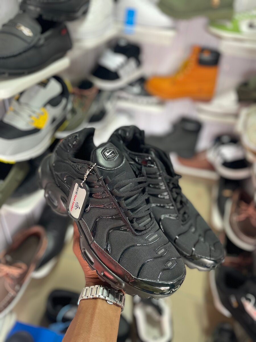 Baskets noires élégantes homme