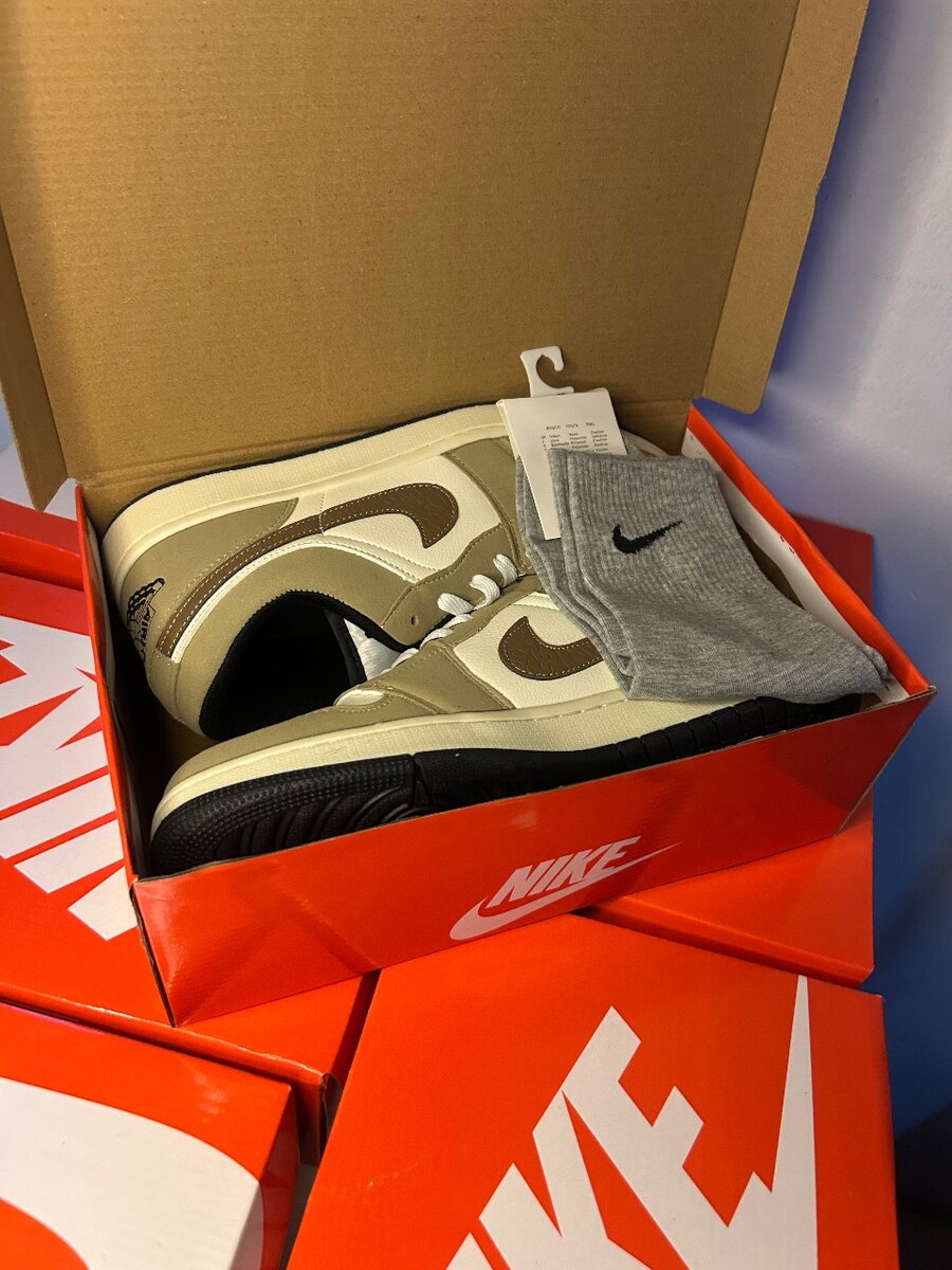 Nike sb dunks boxed