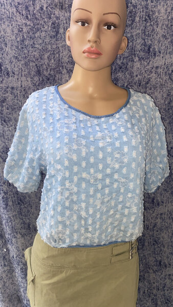 Blouse bleue texturée