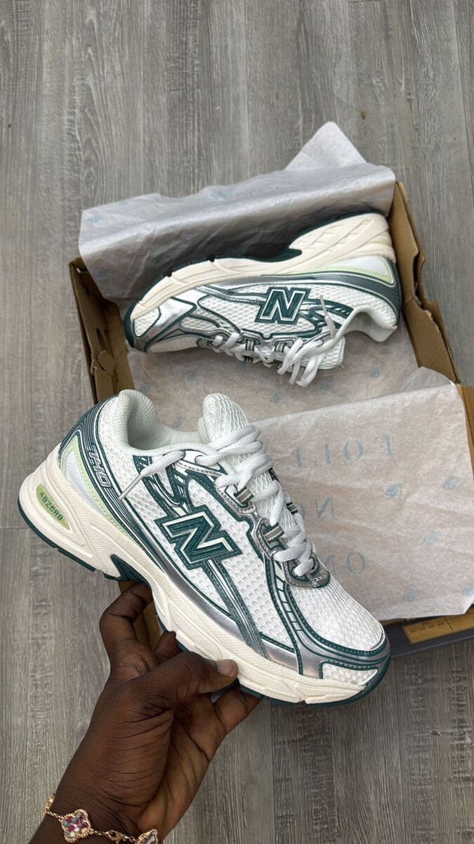 Sneakers New Balance 740