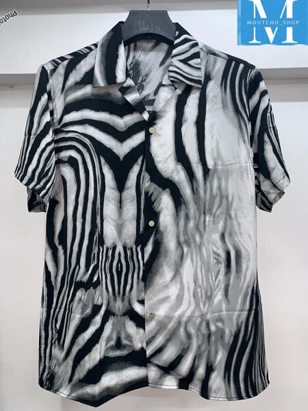 Chemise à motifs zébrés