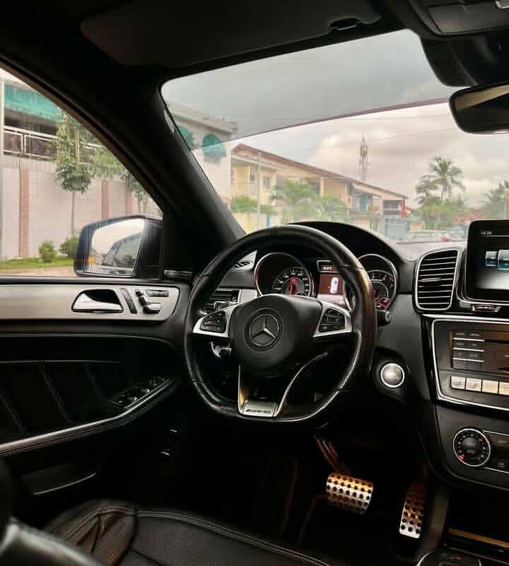 Mercedes SUV Luxe et Performant