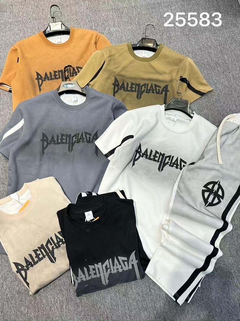 T-shirts et pantalons tendance