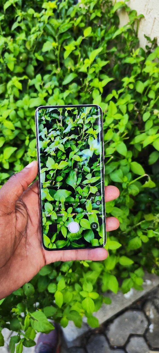 Realme 13pro+ (cracked back)