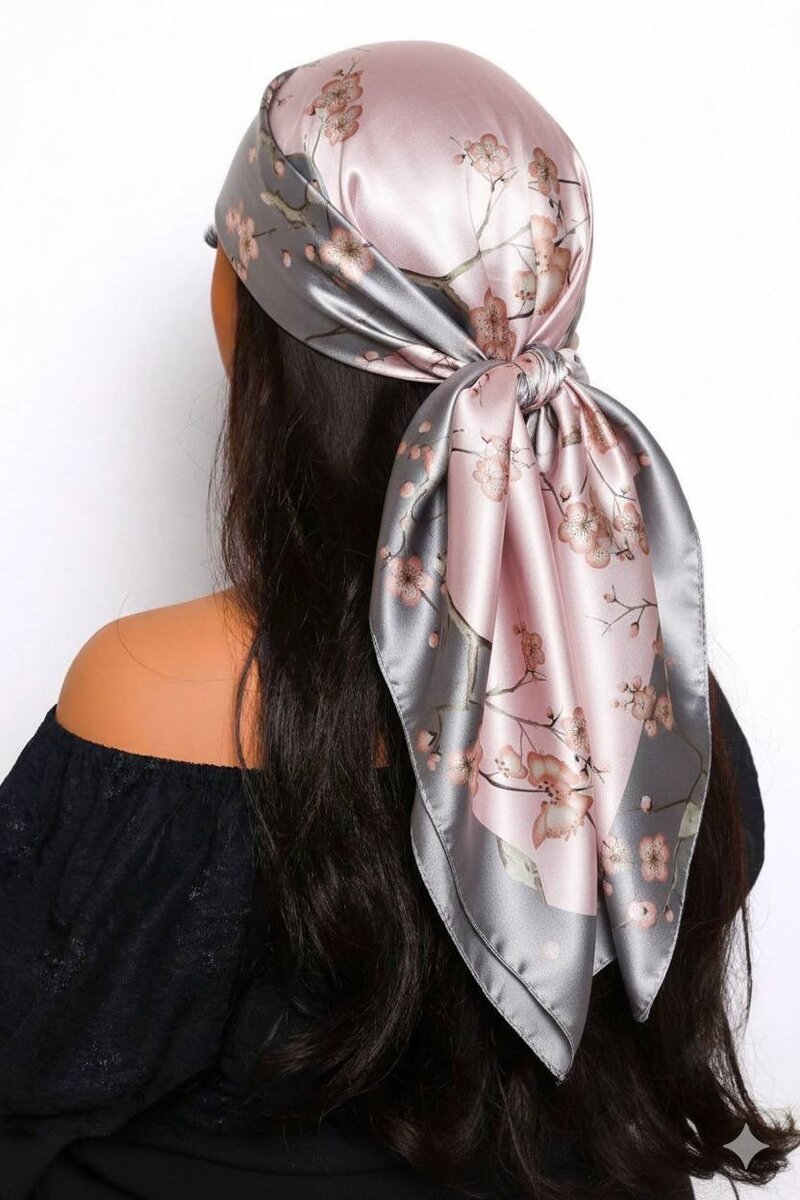 Élégant Foulard en Soie Floral