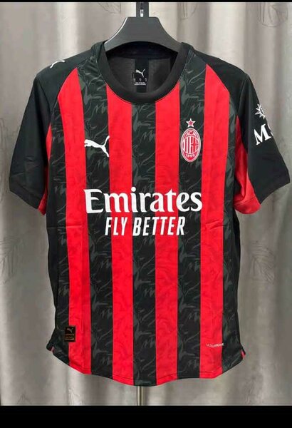 Maillot de foot rouge noir