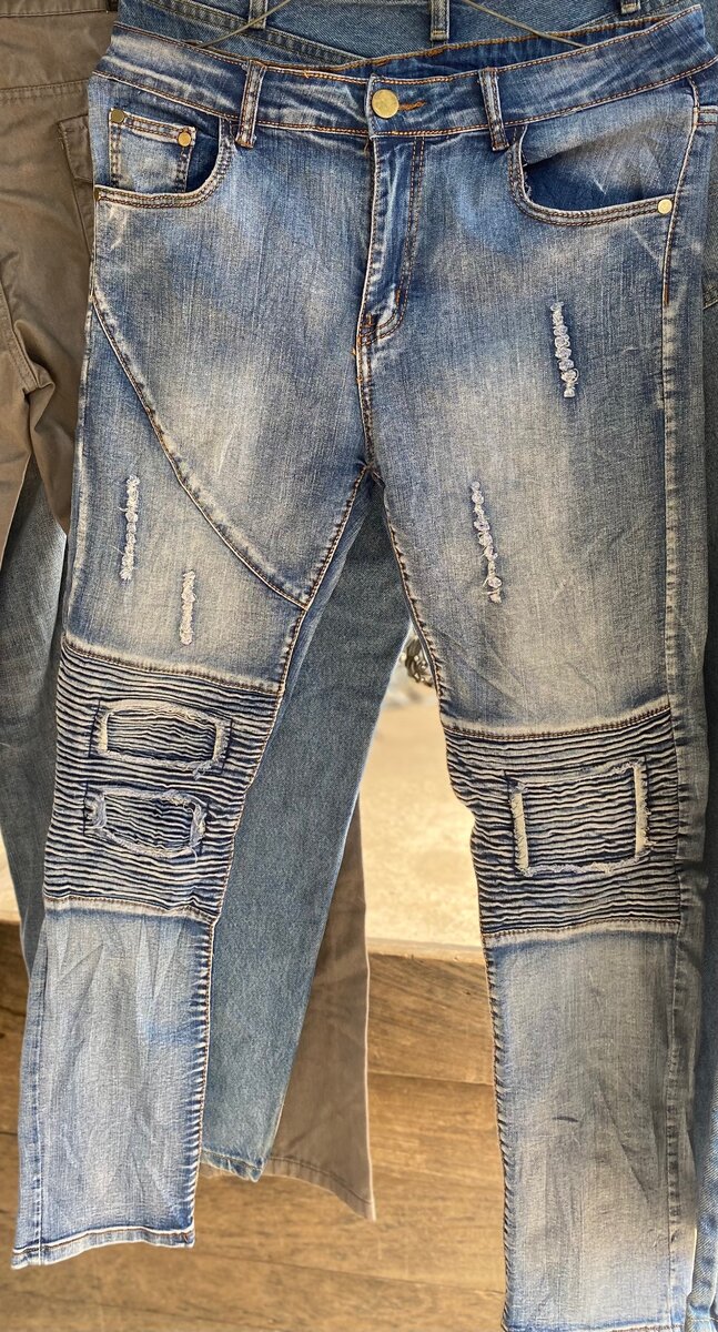 Baggie jeans and trousers any color type