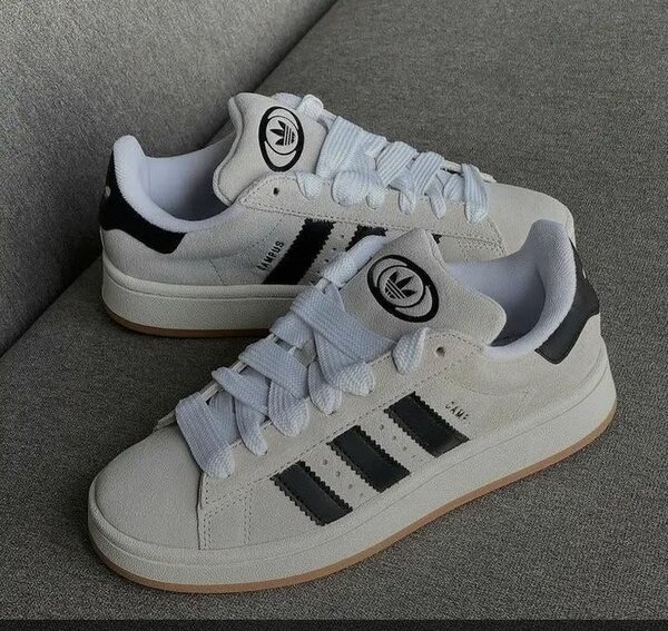 Baskets Nike noires et blanches