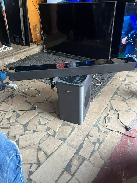 Powerful Soundbar with Subwoofer