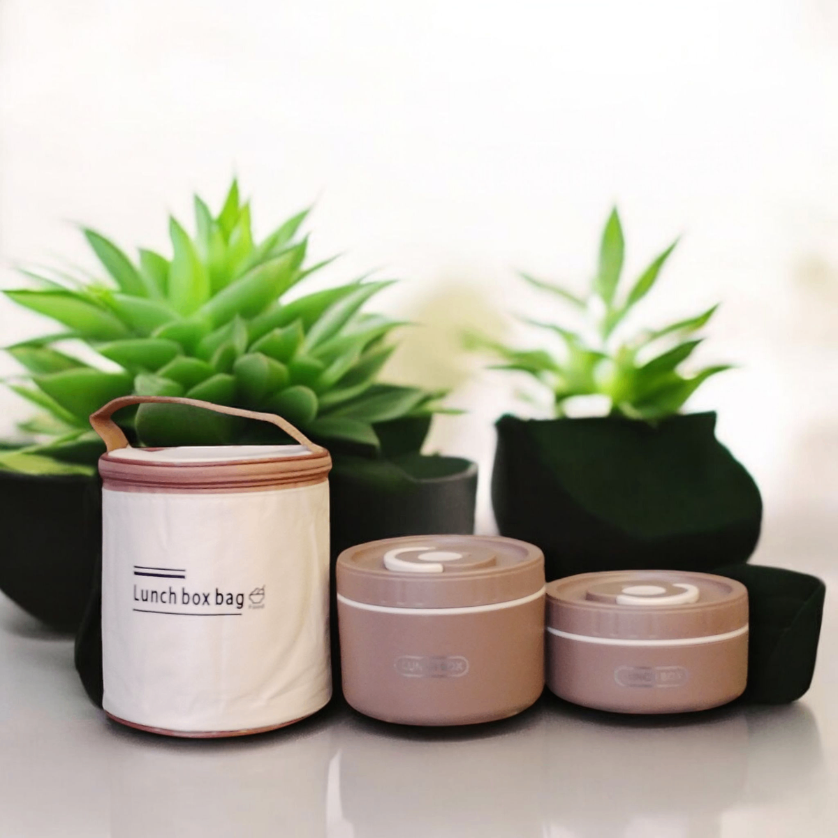 Bol de nourriture avec sac