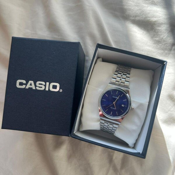 Montre classique en acier inoxydable