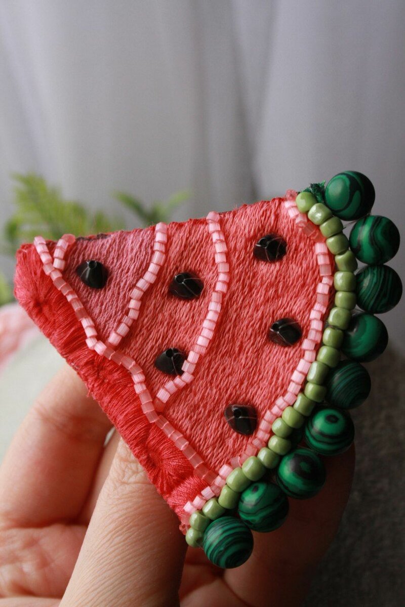 Брошь арбуз.