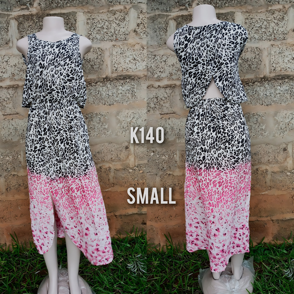 Robe blanc noir rose