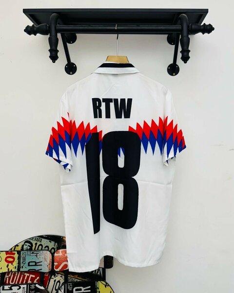 VARSITY T-SHIRT