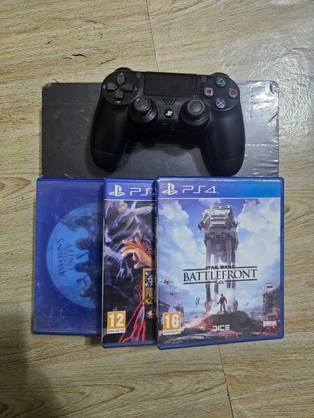 Console de Jeu PS4 avec 3 cd
