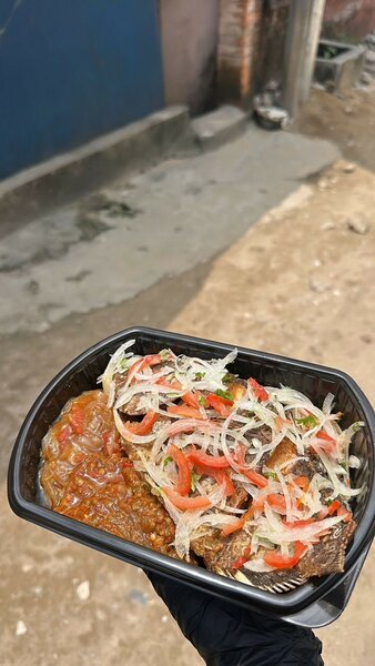 Poisson carpe grillé attiéké