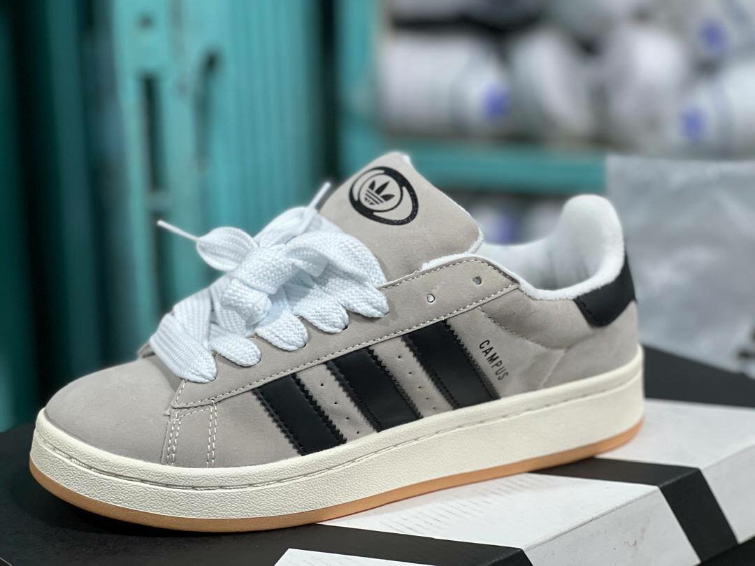 Baskets classiques en daim gris