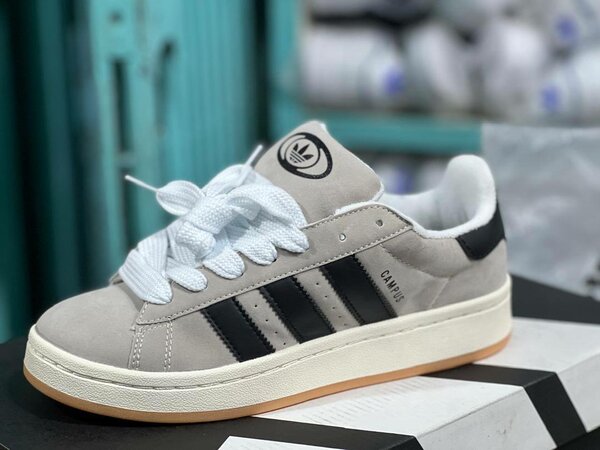 Baskets classiques en daim gris