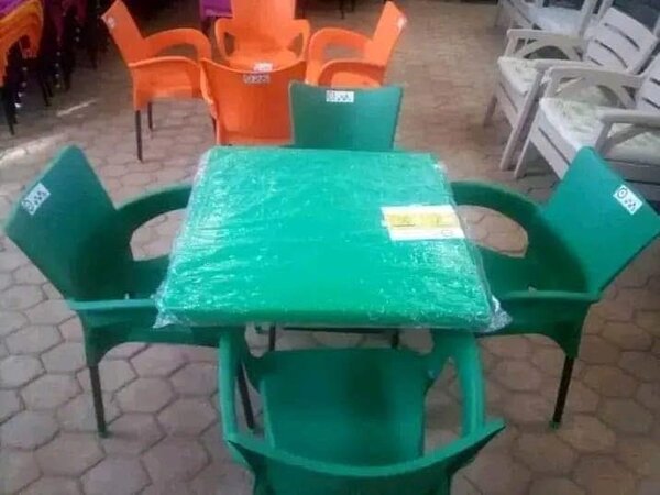 Salon de jardin coloré