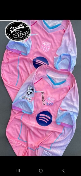 Maillot de football rose