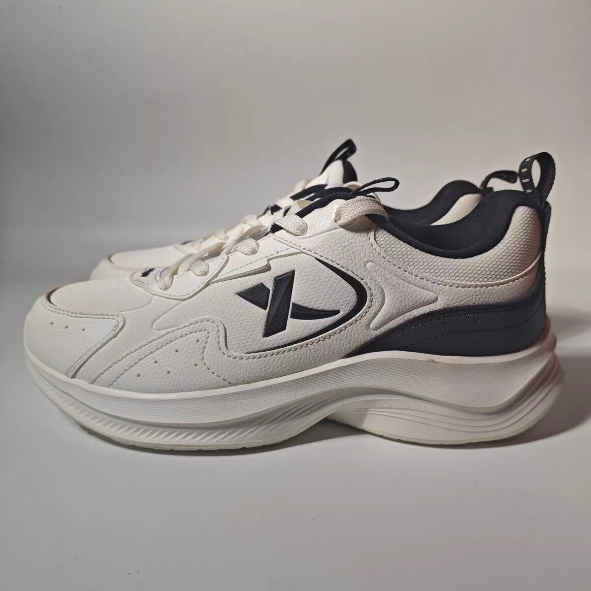 XTEP SPORT SHOES