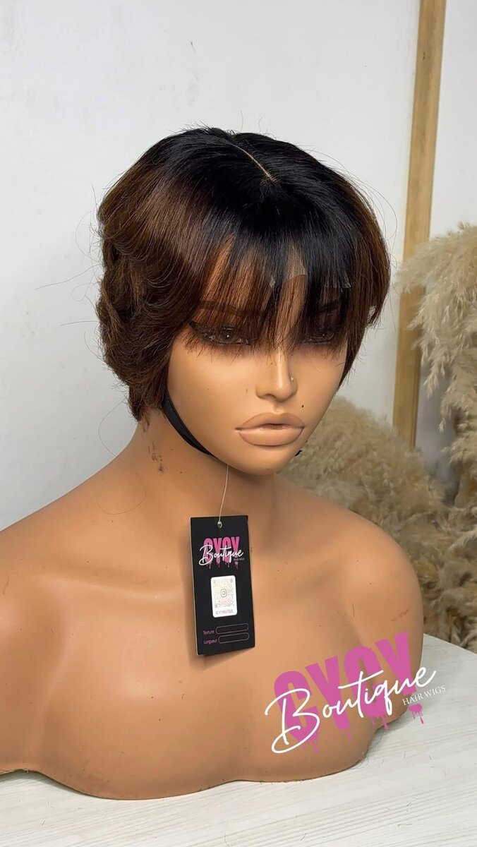 Perruque élégante courte