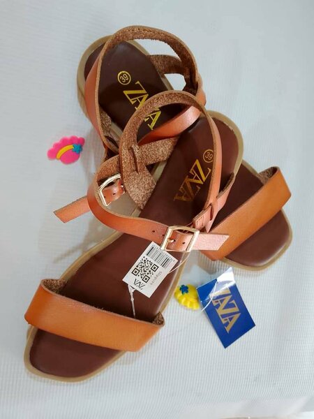 Sandale plate fermée