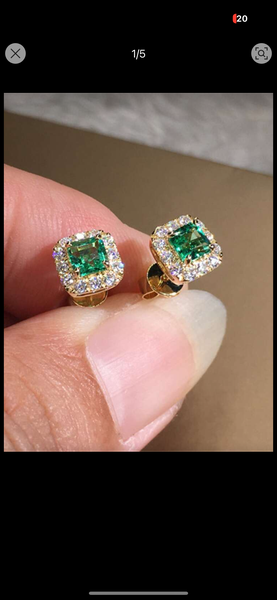 Boucles en pierre précieuse