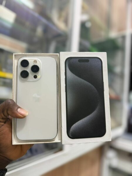 15Pro 256Go Second main