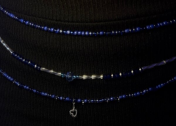 Ceinture de perles bleues élégante