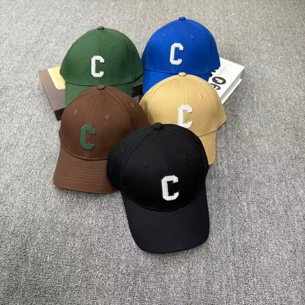Casquettes unisexes "C" stylées