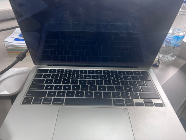 Apple MacBook  Air M2 2022