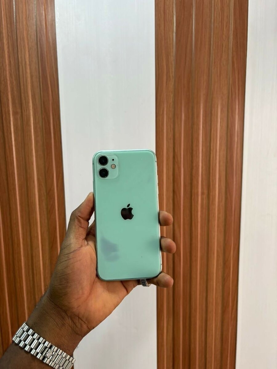 iPhone 11 64 casineuf sans Face ID