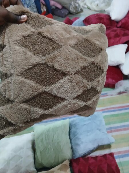 Coussin Doux en Peluche Géométrique