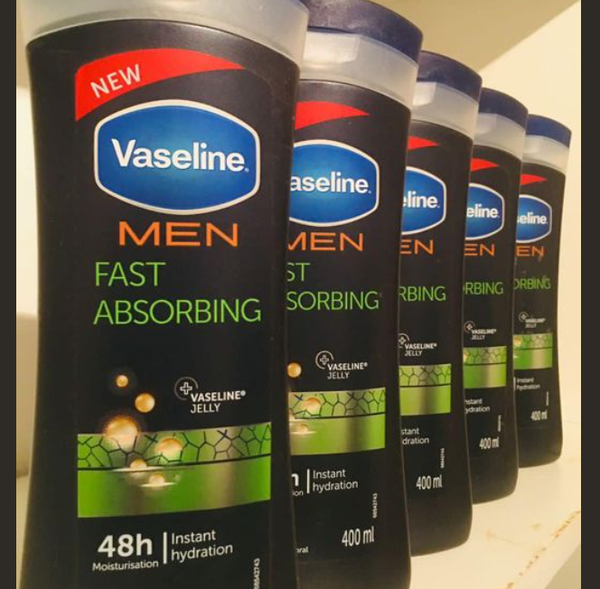 Vaseline®MEN Fast Absorbing Body Lotion 