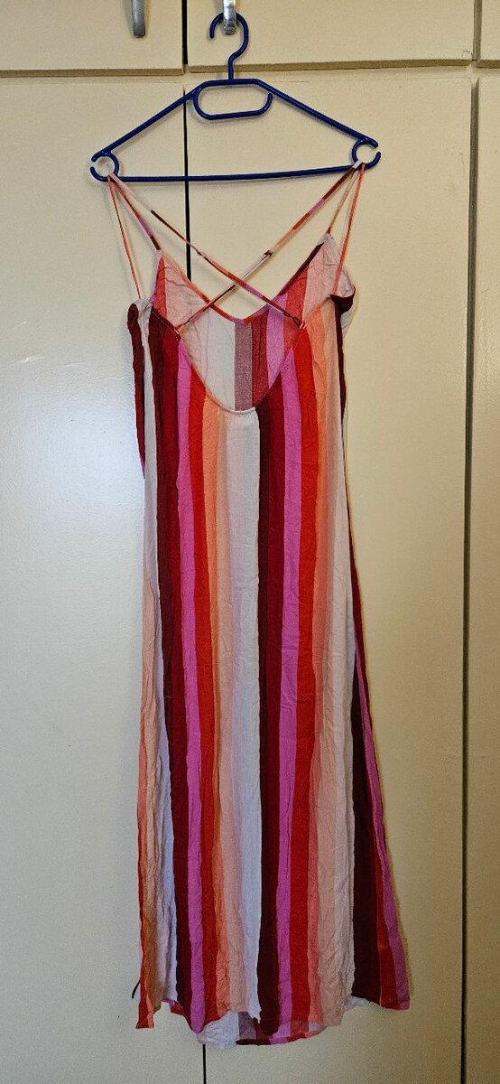 Robe longue à rayures colorées