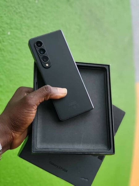 Galaxy z fold 4 256/12 giga ram