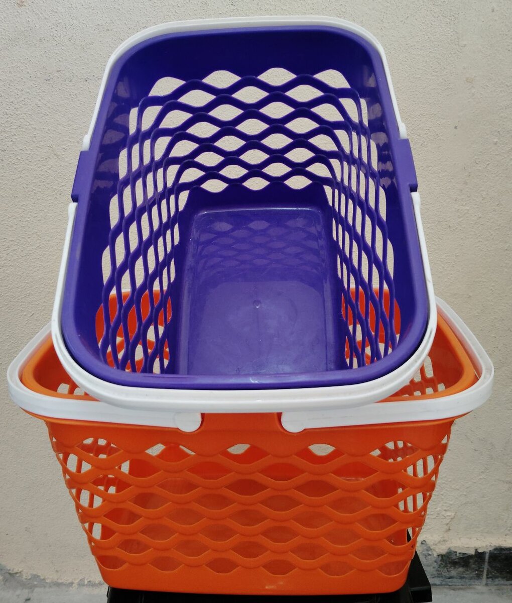 Paniers à linge empilables colorés