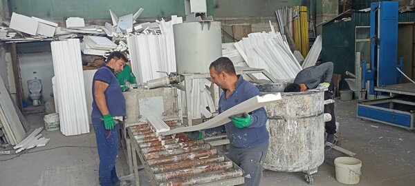 Карнизы, Багеты, Обрамление для окон из пенопласта.