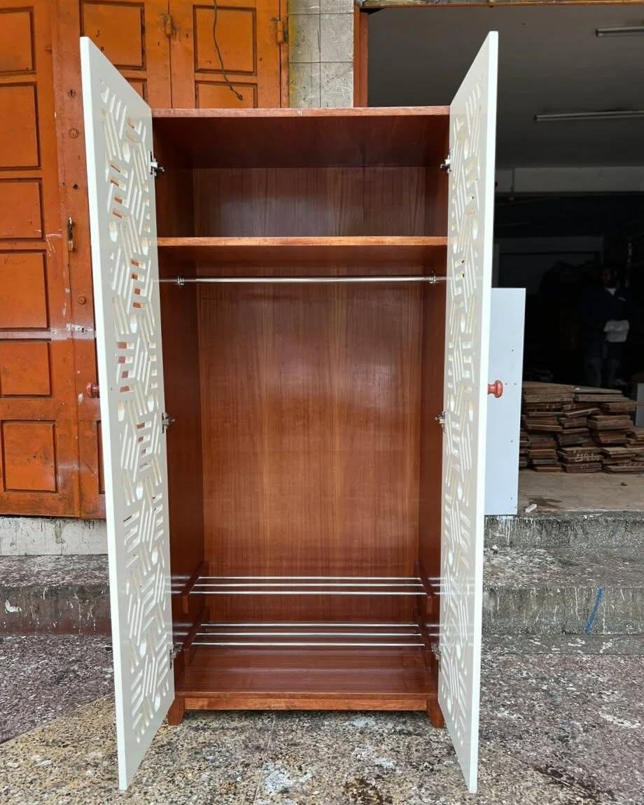 Wardrobe unit