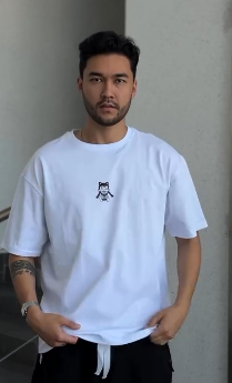 Мужская футболка белого цвета