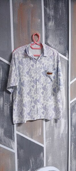 Chemise à motifs cœurs