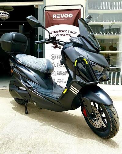 Scooter électrique REVOO E52
