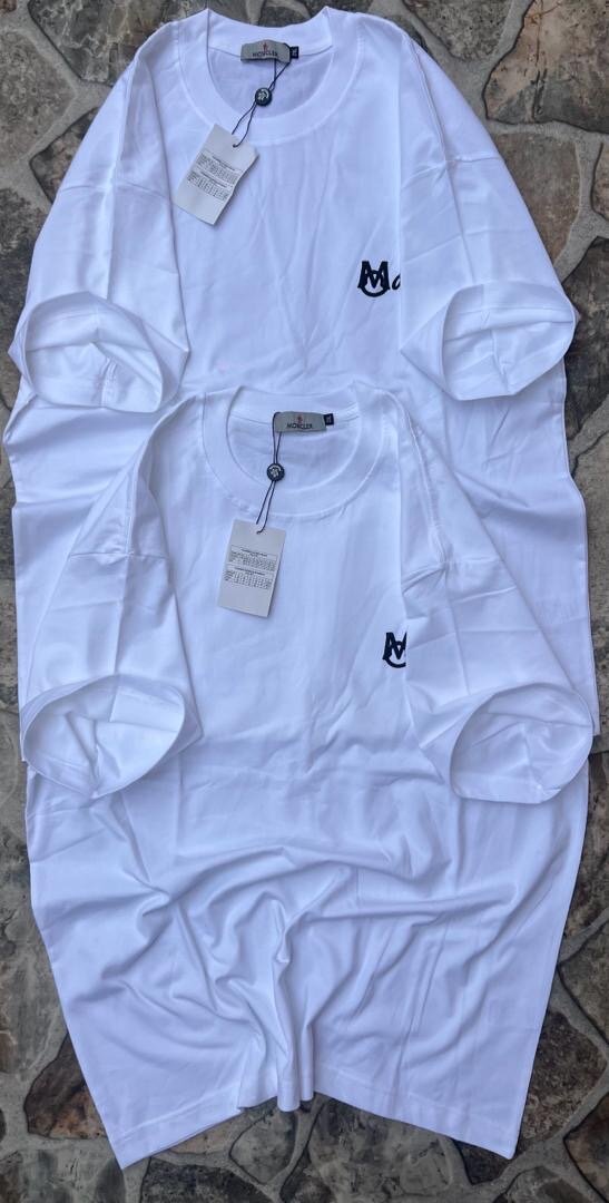 T-shirt blanche motifs mode