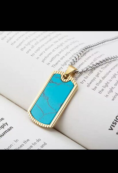 Collier médaillon turquoise doré