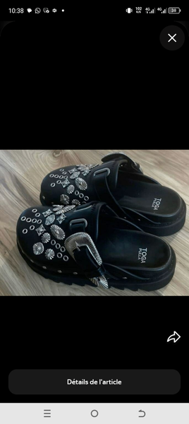 Sabots décoratifs noirs élégants