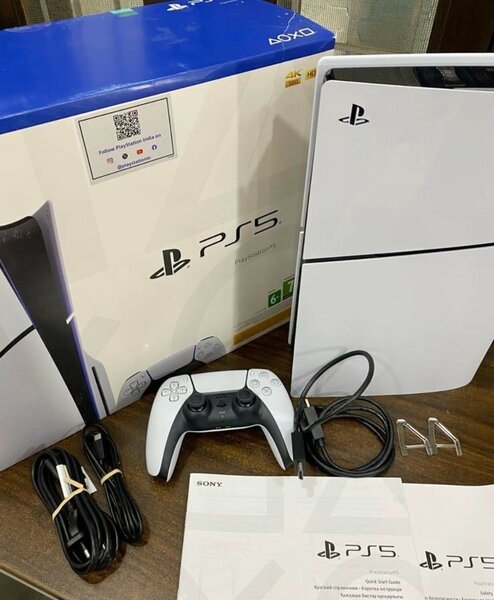 Console Sony PS5 avec FC24